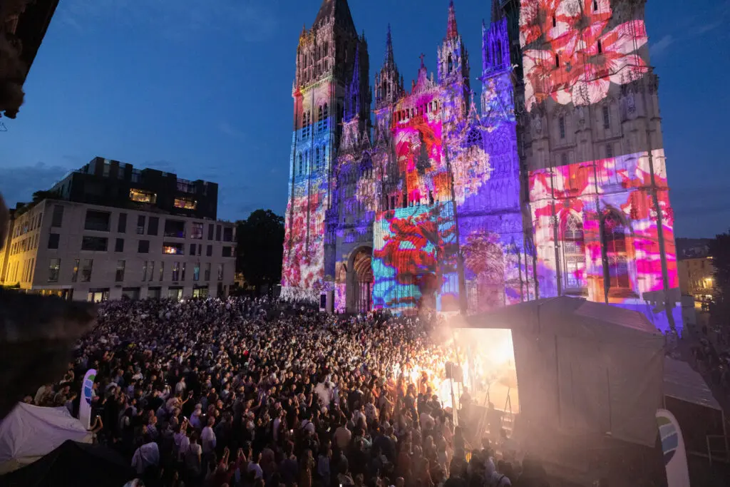Plus de 10 000 personnes réunies pour la soirée d’ouverture !